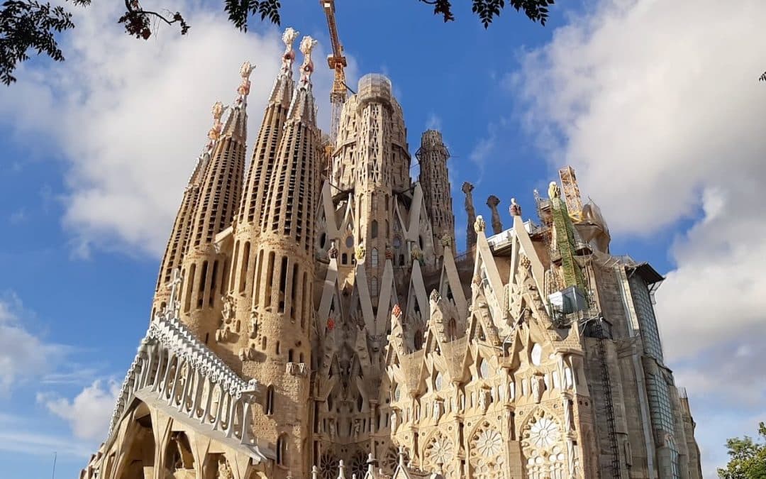 “Sagrada” e Barcelonës bëhet kisha më e lartë në botë