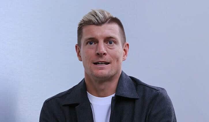 Toni Kroos godet Barcelonën