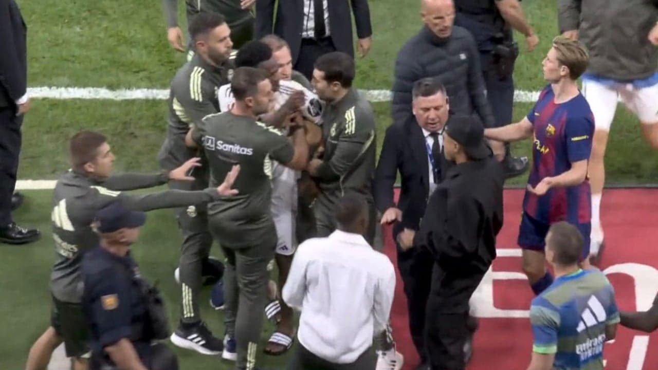 Tensione në fundin e “El Clasicos” (VIDEO)