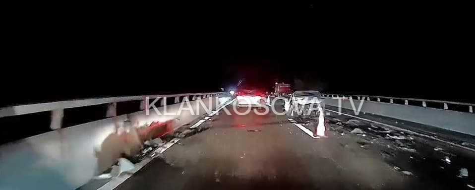 Aksident mes një veture dhe kamionit në autostradën "Ibrahim Rugova" në Duhël