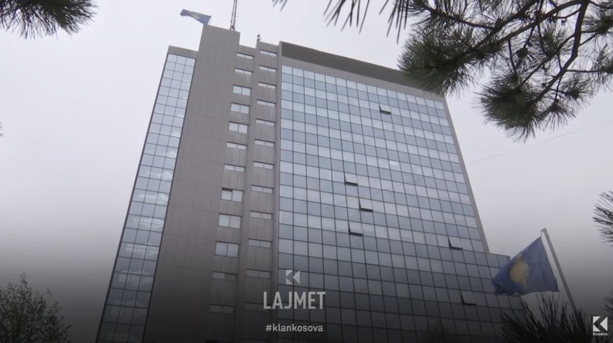 Vendimet e “fundit”, miratohet buxheti - Kurti “dhuron” pagën e 13 (VIDEO)