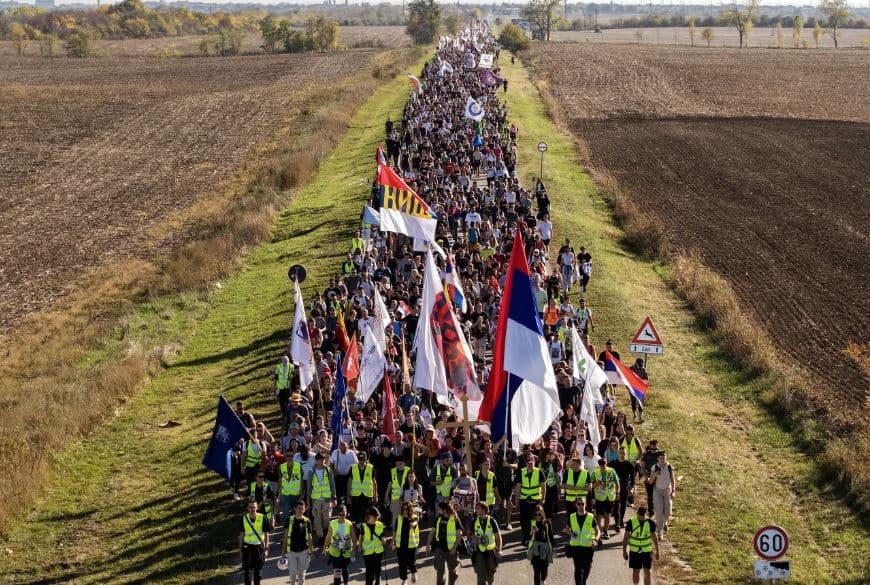 Novi-Sadi bëhet gati për protestën që po e tmerron Vuçiqin