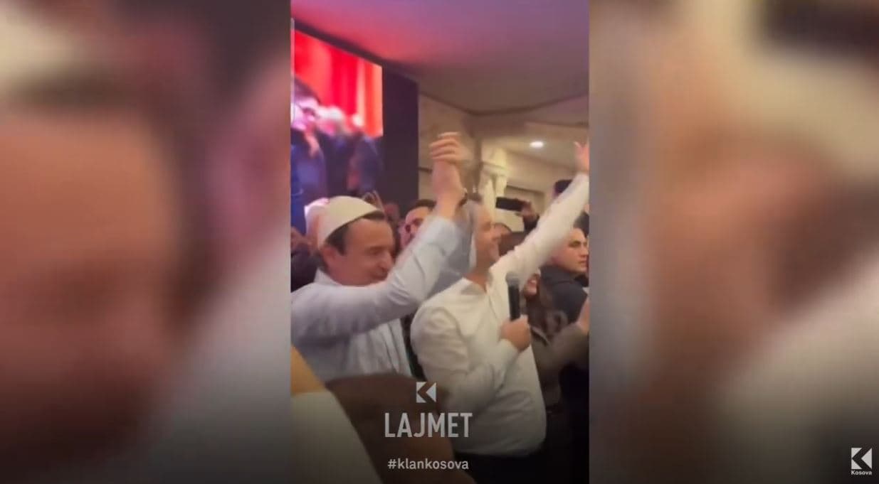 Kremtimi i pazakonshëm, a është normale festa e Kurtit në Mitrovicë? (VIDEO)