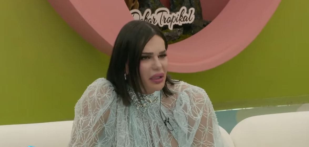 Linda, Bias: Je si një karkalec me dy c*** plastike (VIDEO)
