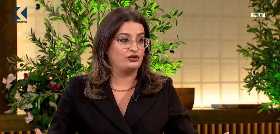 Pse njerëzit e kanë mendjen ende te ish-partnerët? Flert psikologia Doruntina Murturi (VIDEO)