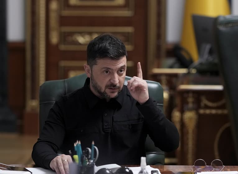 Zelensky: Askush nuk po i detyron ushtarët tanë të vdesin për rrënojat