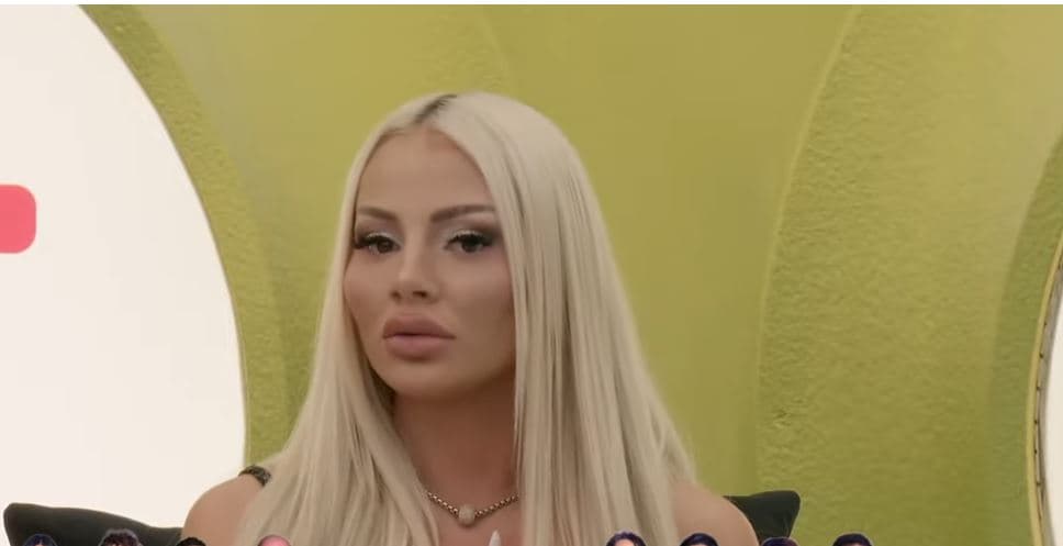 “Nuk isha në dijeni për humbjen e nënës”, Benita i kërkon falje Elijonës (VIDEO)