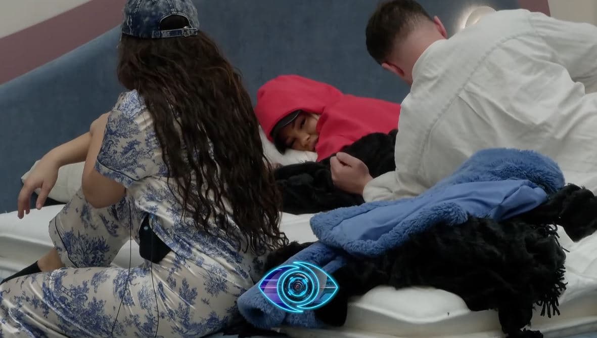 “Ke ardh me ndreq imazhin”, Benita e mërzitur nga fjalët e disa banorëve (VIDEO)