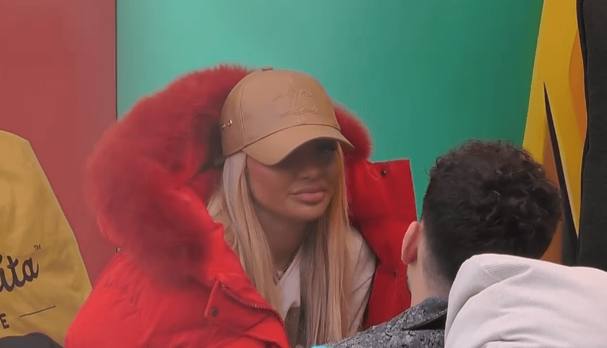 Tony kritikon pak buzët e Benitës: “T’i kishe më pak, më mirë” (VIDEO)