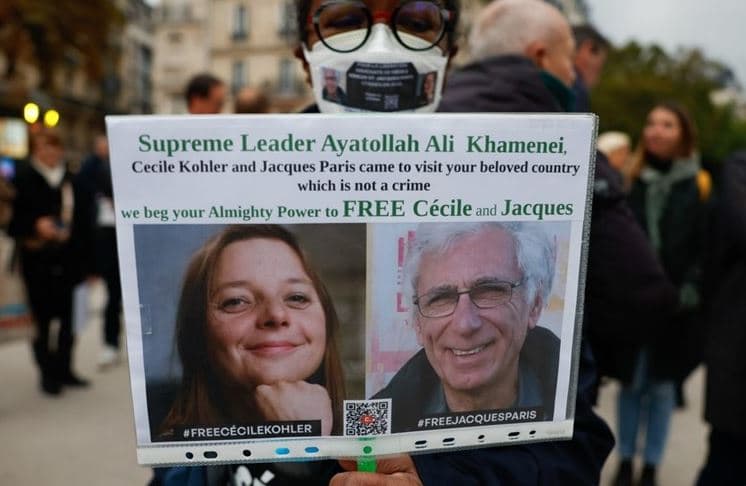 Irani liron çiftin francez që kaloi tre vjet në burg