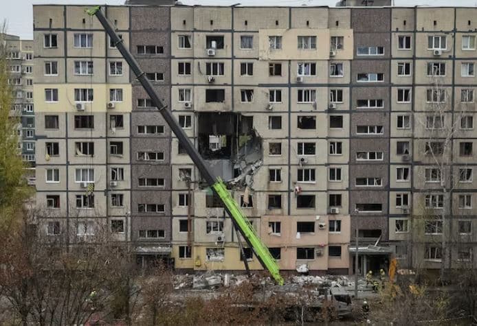 Kremlini thotë se dëshiron që lufta të përfundojë, por procesi i paqes ka 'ngecur'