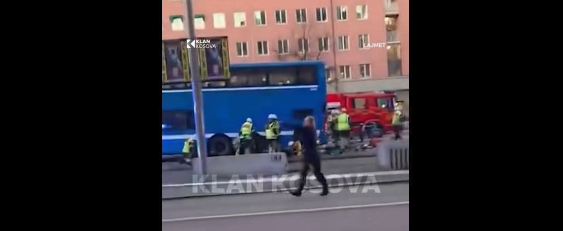 Pamje ekskluzive nga tragjedia në Stokholm ku autobusi u përplas në stacion (VIDEO)