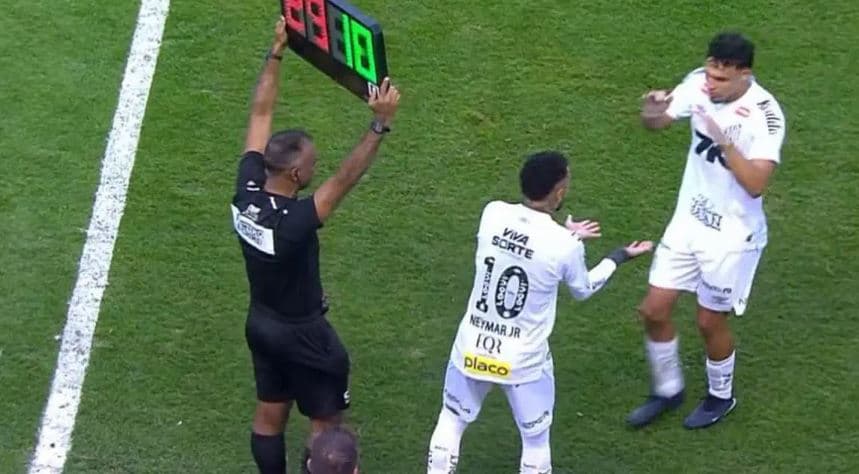 Neymar rikthehet në fushë pas një mungesë të gjatë