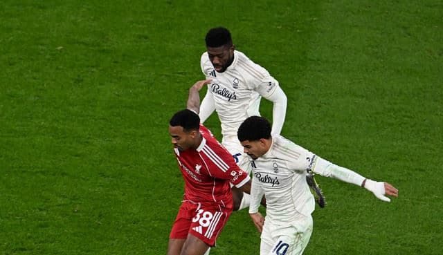 Zi në Anfield, sërish shembet Liverpooli