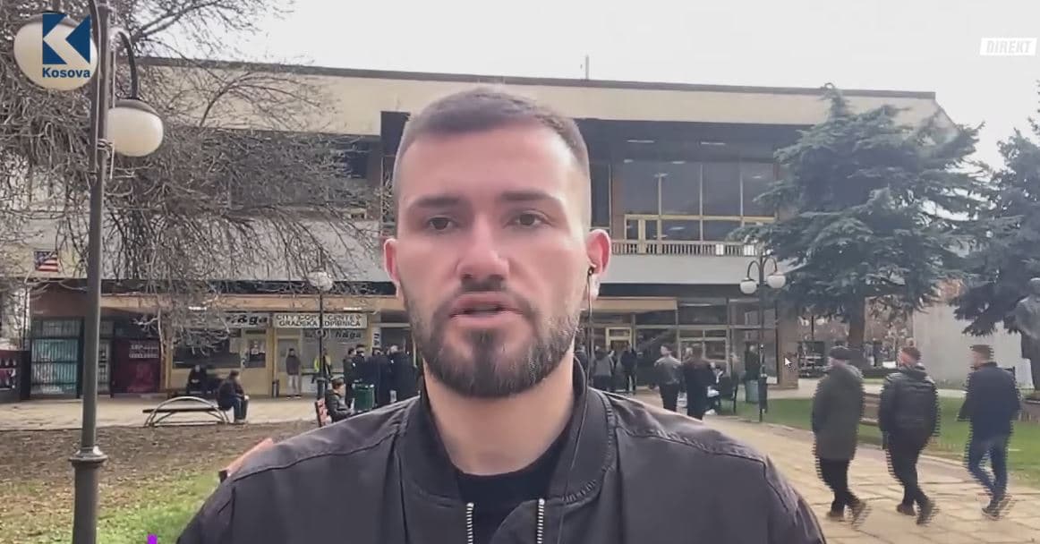 Nisin homazhet për këngëtarin Shpat Kasapi, të pranishëm shumë figura publike (VIDEO)