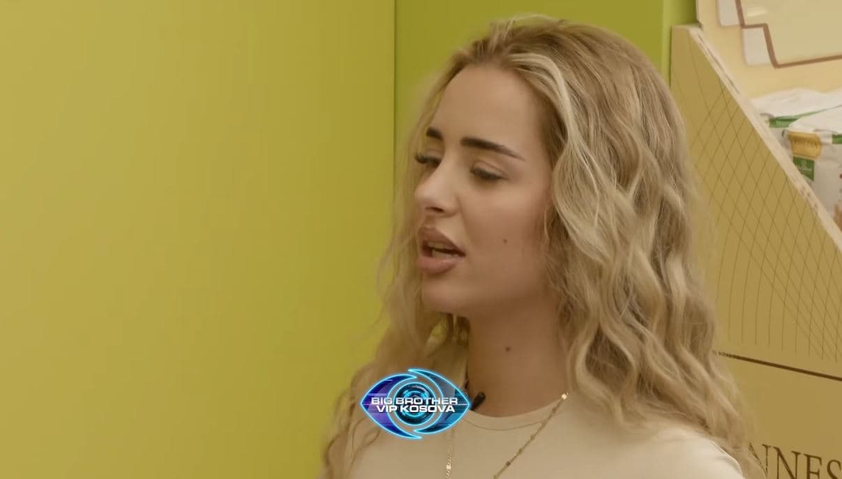 Elijona i drejtohet Albës: Sa s’ke qenë ti, unë jam kënaqë në kuzhinë (VIDEO)