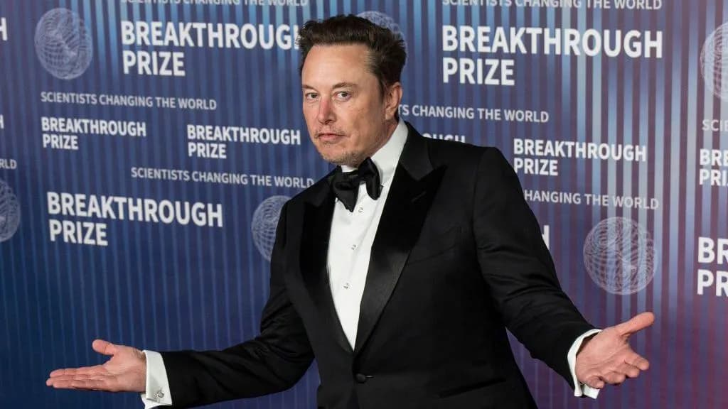 Çfarë bën Elon Musk me paratë e tij?