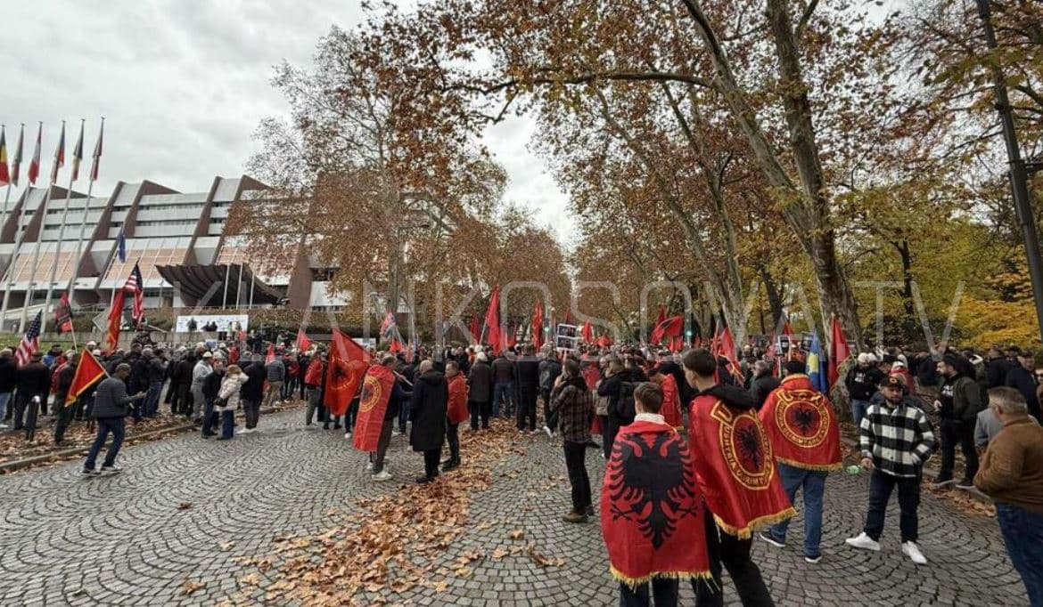 Drejtësi për çlirimtarët, shqiptarët gati për protestën në Strasburg (VIDEO)