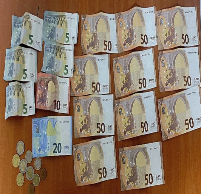 Gjetën kuletën me para e dokumente, tre fëmijë nga Ferizaj e dorëzojnë atë në Polici