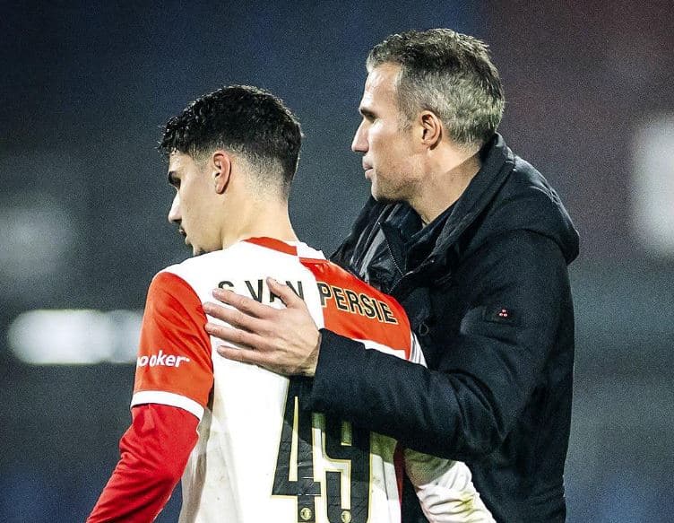 Van Persie e futi në lojë djalin e tij i cili debutoi për Feyenoord