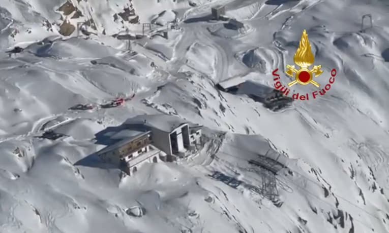 Aksident me teleferik në Itali, 100 persona shpëtohen me helikopter (VIDEO)