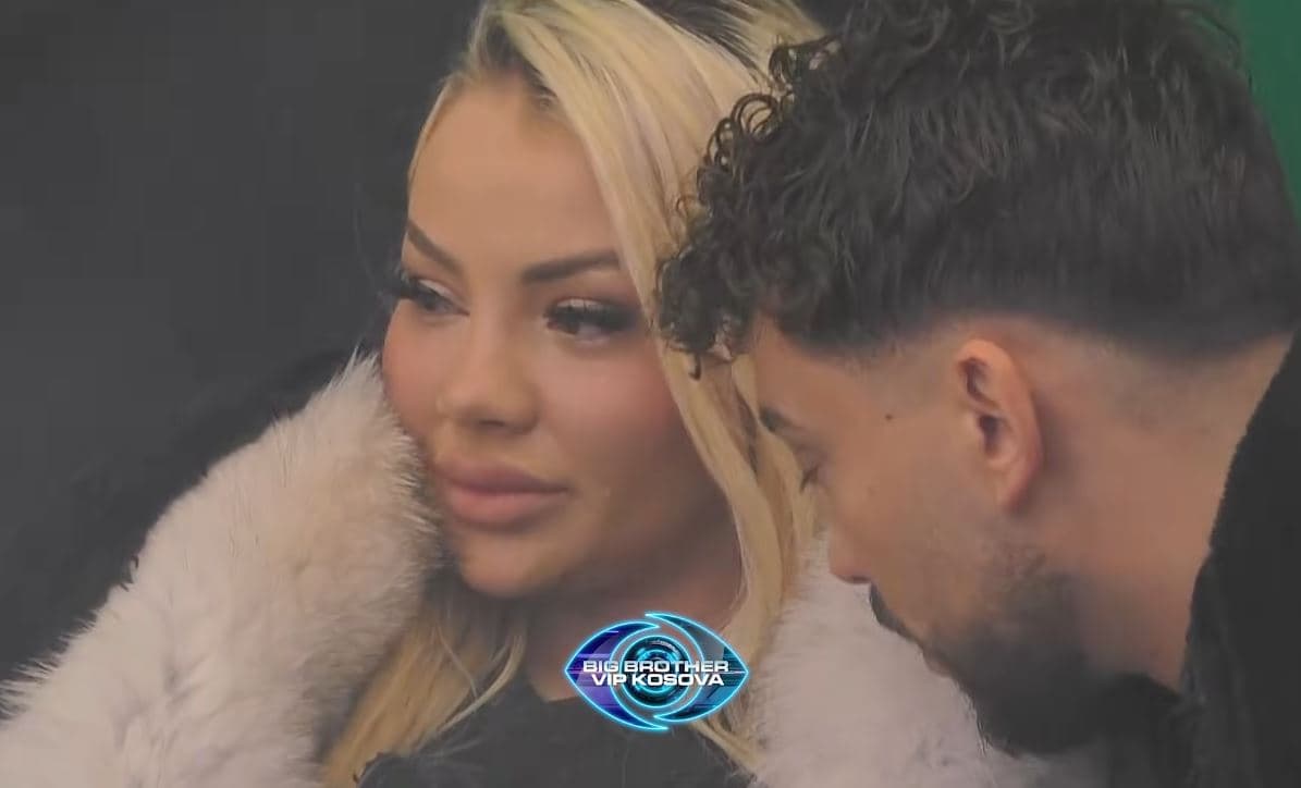 Toney i qëndron afër Benitës pas debatit me Albën: Jam këtu për ty (VIDEO)