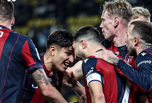 Bologna "shokon" Interin, e mposht dhe arrin finalen e Superkupës