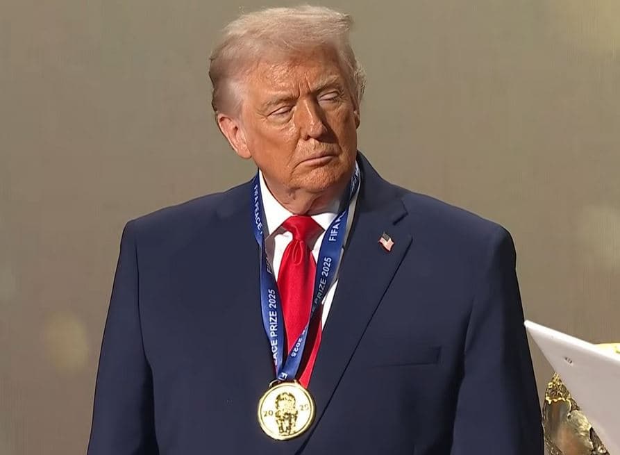 Atë që s'ia dha Nobeli, ia jep FIFA - Trump nderohet për paqe