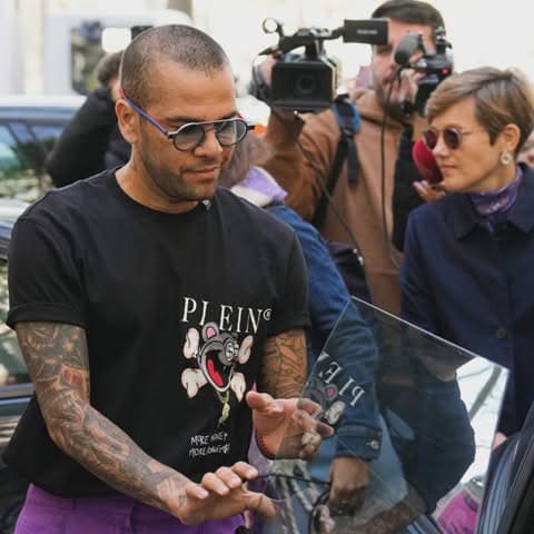 Alves blen klubin evropian ku planifikon të luajë së shpejti