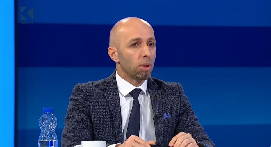 "Kurti po xhiron seriale turke", thotë Demaku (VIDEO)