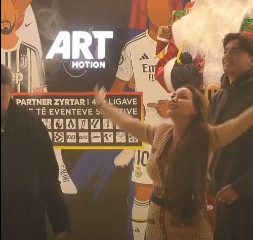 "Forca shaci jem"- mbishkrim interesant në dronin i cili erdhi për Fjollën (VIDEO)