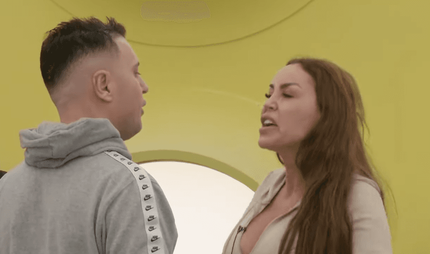 “Shko shërohu, merri qetësuesit – budallic”, eskalon debati mes Labit dhe Fjollës (VIDEO)