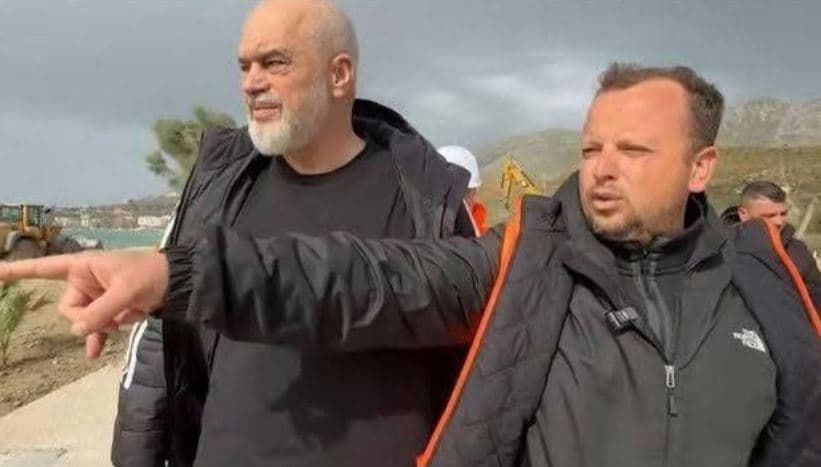 Jep dorëheqje nënkryetari i bashkisë së Vlorës