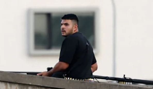 Autori i sulmit "Bondi" akuzohet për 15 vrasje