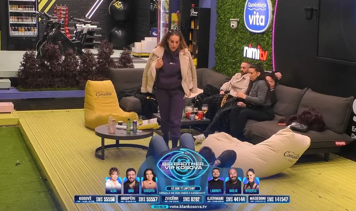 “Je një mizë”, Hygerta revoltohet me Labin pasi ia përmend flritin me futbollistë (VIDEO)