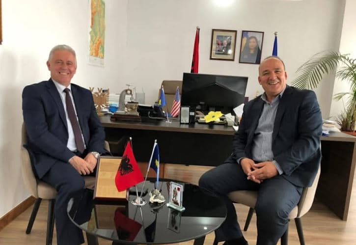 VV e PDK zyrtarizojnë koalicionin në Podujevë një ditë pas zgjedhjeve