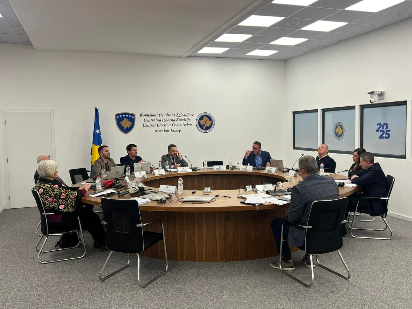 KQZ mban mbledhje, pritet vendim për rinumërimin e votave