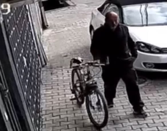 Policia e kryeqytetit publikon foton e një burri që po kërkohet për vjedhje