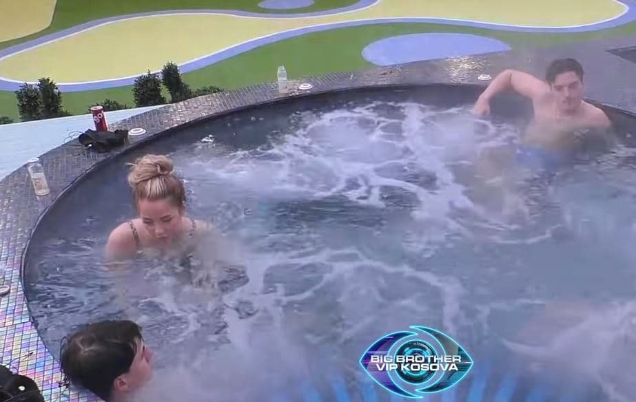 “Me mu nuk ta qet”, “I poshtër” – Debat i ashpër mes Klodit dhe Elijonës (VIDEO)