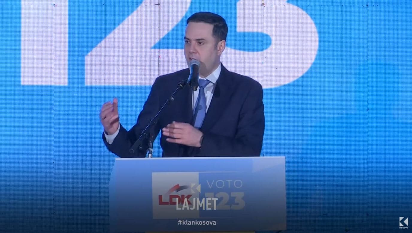 LDK për studentët: 500 € pagë për çdo të sapodiplomuar (VIDEO)