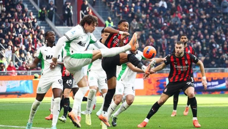 Milan barazon me Sassuolon