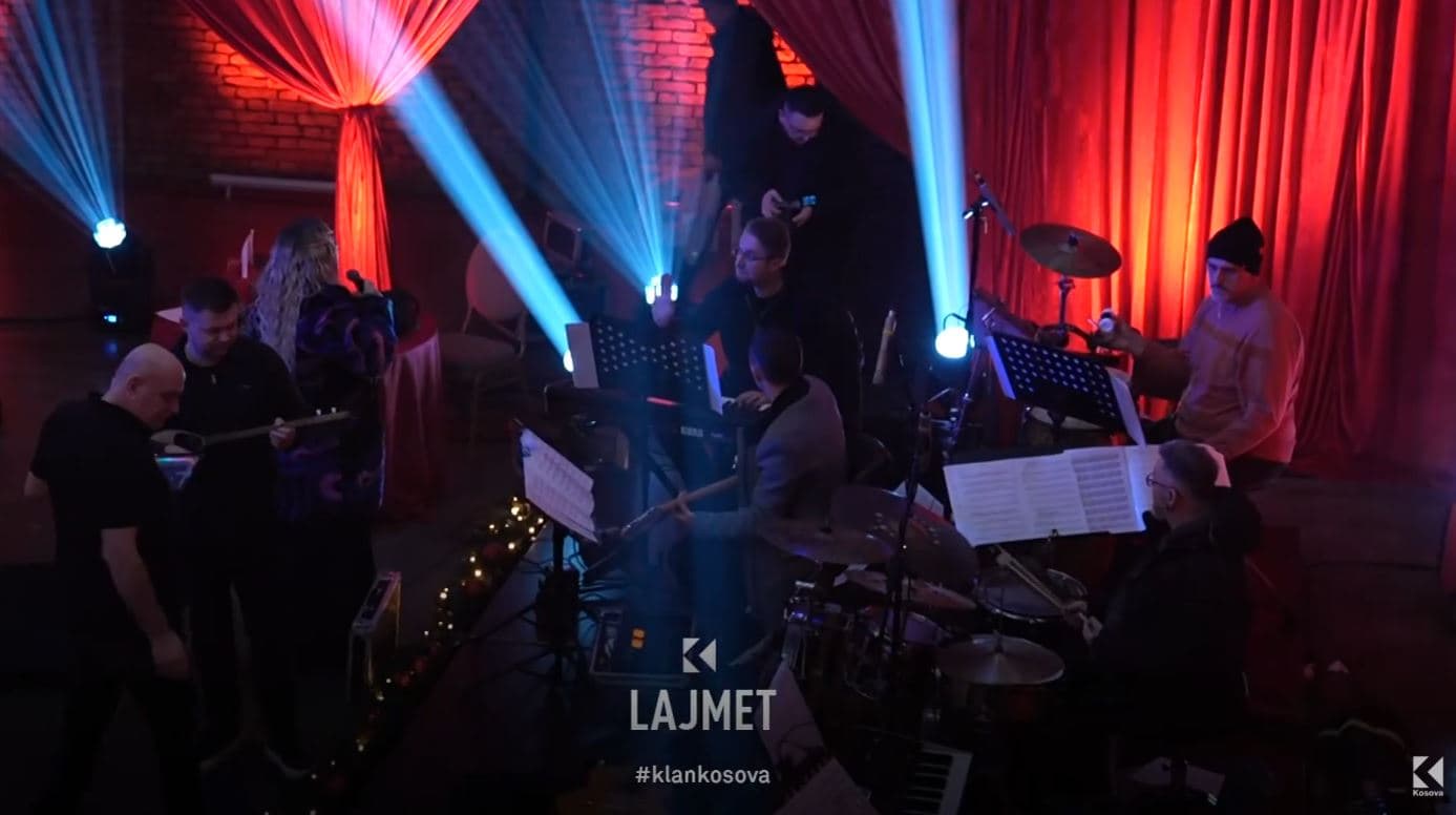 Programi festiv: Yjet zbresin në Klan Kosova (VIDEO)