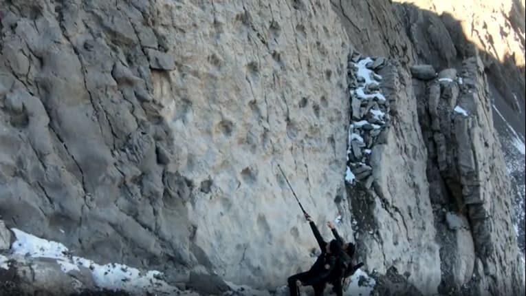 Mijëra gjurmë dinosaurësh 210 milionë vjeçare u zbuluan në një mal në Itali