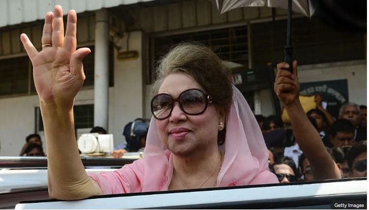 Vdes në moshën 80 vjeçare Khaleda Zia, kryeministrja e parë grua e Bangladeshit