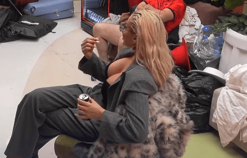 Benita për Elijonën: Mbeti si m** në prime, po viktimizohet me tragjedinë e familjes (VIDEO)