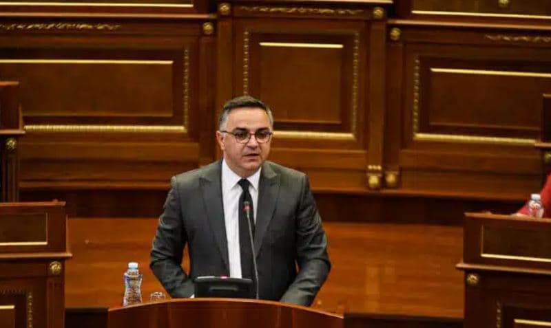 Tahiri: AAK do të jetë pjesë e Kuvendit, edhe nëse s’merr asnjë votë nga diaspora