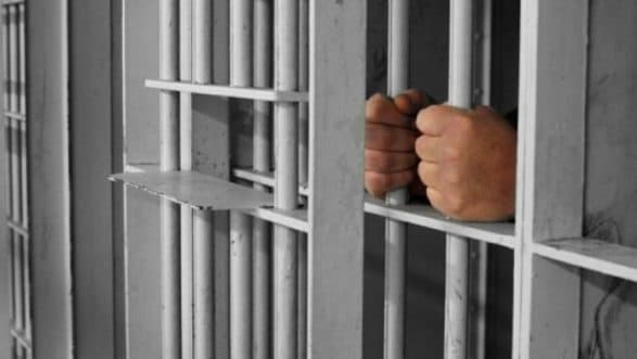 Kosovari i dënuar për përdhunim në Britani kërkohet për një grabitje të armatosur në Kosovë