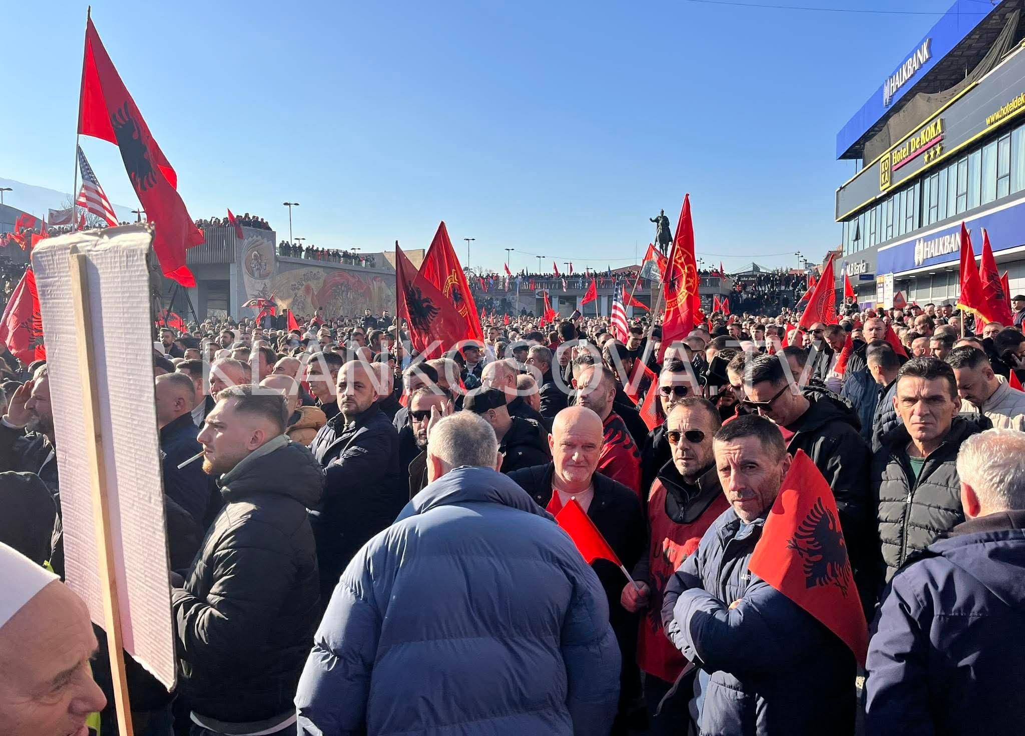 Përfundon qetësisht protesta paqësore anti-Speciale në Shkup (VIDEO)