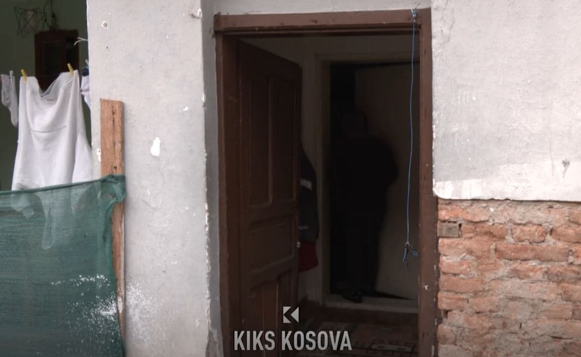 “Sonte s’e di ku flejmë” – rrëfimi rrëqethës i një nëne nga Prishtina (VIDEO)