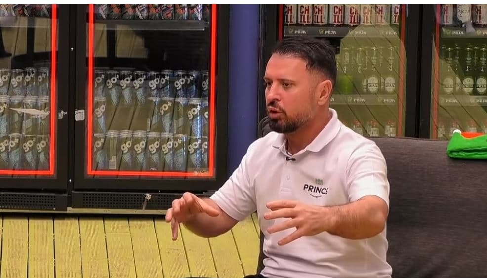 Labi tregon historinë e njohjes me gruan: "Më ndihmoi në matematikë… e putha" (VIDEO)